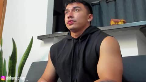 Snapshot of eithanconor1 chatting on 03/05/25, 04:24 EITHAN CONOR online show from 03/05/25, 04:24