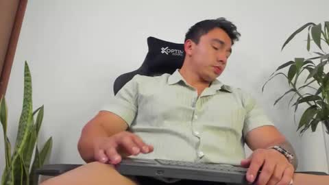 Snapshot of eithanconor1 chatting on 10/10/25, 01:59 EITHAN CONOR online show from 10/10/25, 01:59