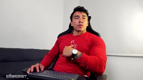 Snapshot of eithanconor1 chatting on 11/08/25, 10:52 EITHAN CONOR online show from 11/08/25, 10:52