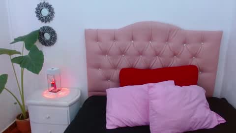 Snapshot of eka_urda chatting on 10/12/25, 07:35 Eka online show from 10/12/25, 07:35