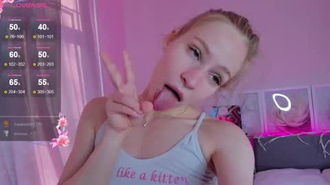 Snapshot of el1s_evans chatting on 02/26/25, 10:04 please read my bio there is information about private shows and about my personality online show from 02/26/25, 10:04