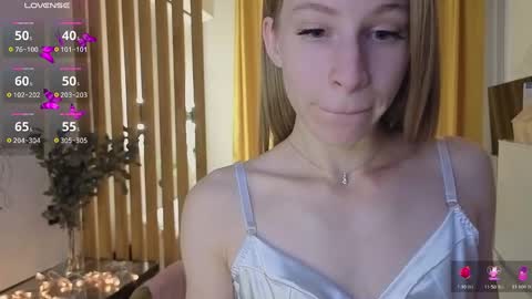 Snapshot of el1s_evans chatting on 10/11/25, 09:41 please read my bio there is information about private shows and about my personality online show from 10/11/25, 09:41