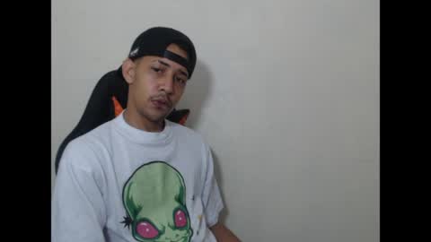 Instagram BelowAbajo online show from 05/15/26, 07:04