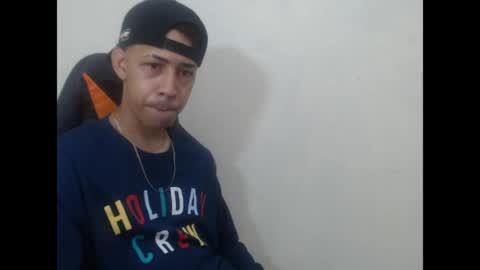 Instagram BelowAbajo online show from 05/18/26, 06:41