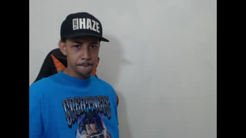 Instagram BelowAbajo online show from 05/27/26, 03:14