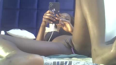 Snapshot of el_petite chatting on 10/14/25, 06:31 petite online show from 10/14/25, 06:31