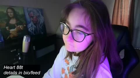 If you like it when I meow give me a thumbs up online show from 02/10/25, 09:58