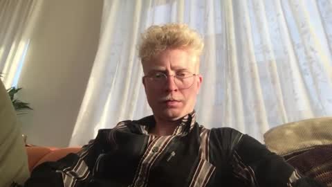 MrE online show from 01/12/25, 02:52