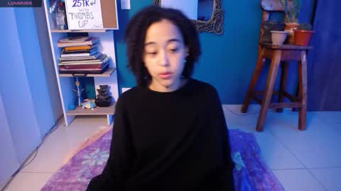 Snapshot of ela_0 chatting on 10/28/25, 07:23 Ela Help me reach 100 thumbs up online show from 10/28/25, 07:23