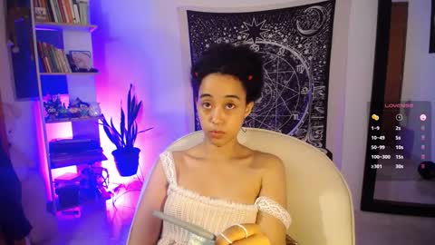 Ela  Help me reach 100 thumbs up online show from 02/19/26, 04:19