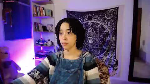 Ela  Help me reach 100 thumbs up online show from 03/16/26, 12:17