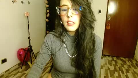 Snapshot of ela_3611 chatting on 11/19/25, 05:29 ela_3611 online show from 11/19/25, 05:29