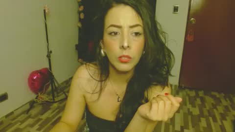 Snapshot of ela_3611 chatting on 12/17/25, 05:24 ela_3611 online show from 12/17/25, 05:24