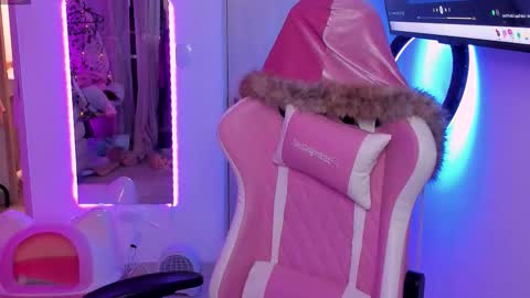 Ela online show from 11/27/25, 08:49