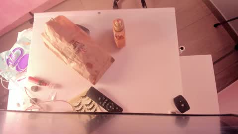 Ela online show from 11/05/25, 10:21