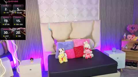 ela_tay1 online show from 04/28/26, 07:08