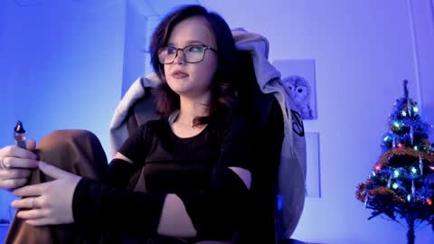 Your sweet girl online show from 12/20/24, 11:05