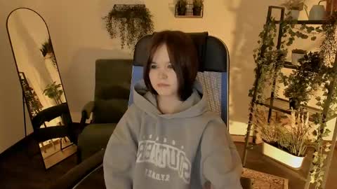 Your sweet girl online show from 04/12/26, 10:15