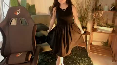Snapshot of elainebeness chatting on 07/14/26, 08:25 Your sweet girl online show from 07/14/26, 08:25