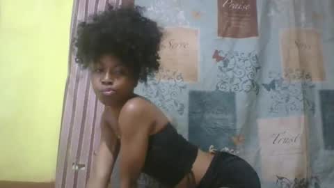 Snapshot of elalia1234 chatting on 10/13/25, 02:33 elalia1234 online show from 10/13/25, 02:33