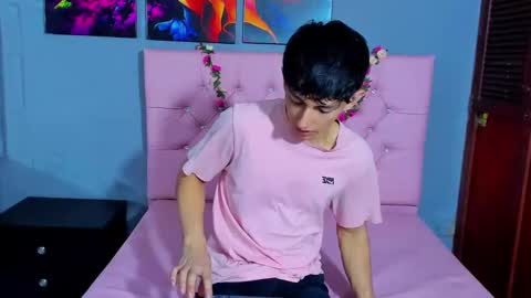 Elan Giralon online show from 11/22/25, 10:20