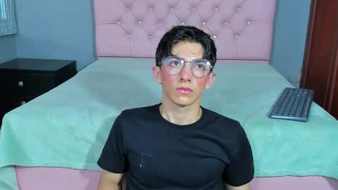 Elan Giralon online show from 01/06/26, 12:03