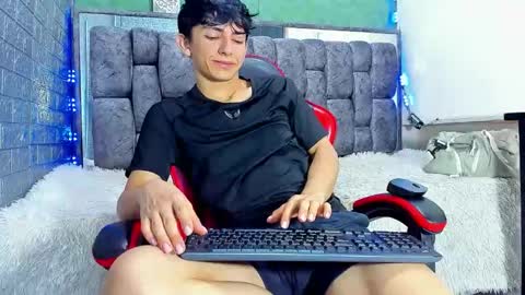 Elan Giralon online show from 04/07/26, 11:15