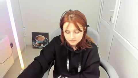 Snapshot of elara_muse chatting on 05/13/26, 07:28 Evie online show from 05/13/26, 07:28