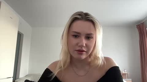 elaraluxxxe online show from 02/17/25, 12:05