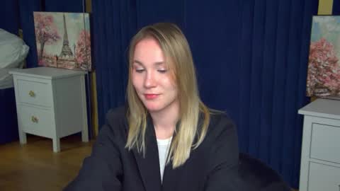 elaravoltage online show from 03/31/26, 01:11