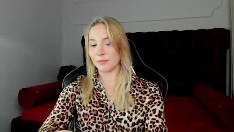 elaravoltage online show from 04/20/26, 05:26