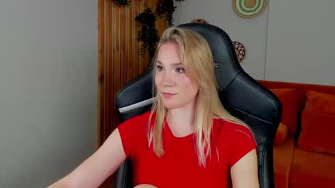 elaravoltage online show from 05/20/26, 05:13