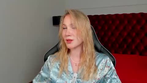 elaravoltage online show from 07/17/26, 05:07