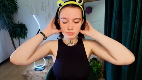 elastikiss online show from 11/25/25, 02:33