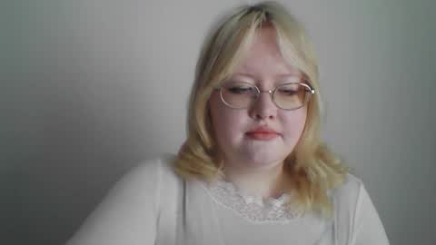 Snapshot of elayne_sweet chatting on 03/02/26, 08:10 elayne_sweet online show from 03/02/26, 08:10