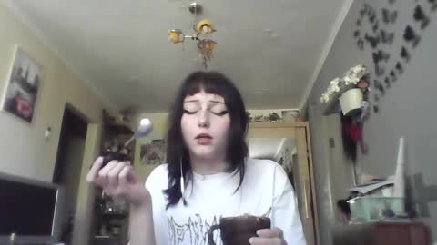 Lia online show from 05/04/26, 01:07