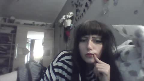 Lia online show from 05/25/26, 05:08