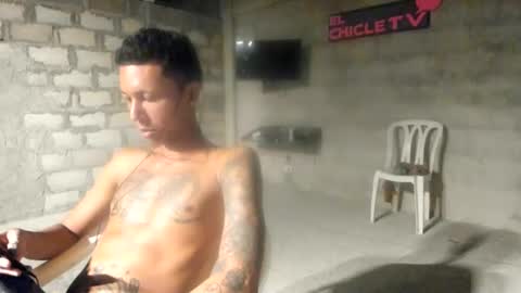 Snapshot of elchicletv chatting on 12/23/24, 09:49 El CHICLE TV - SHOW online show from 12/23/24, 09:49