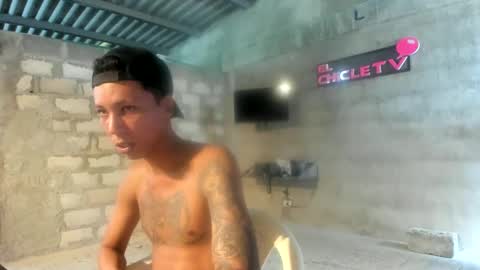 Snapshot of elchicletv chatting on 01/02/25, 08:13 El CHICLE TV - SHOW online show from 01/02/25, 08:13