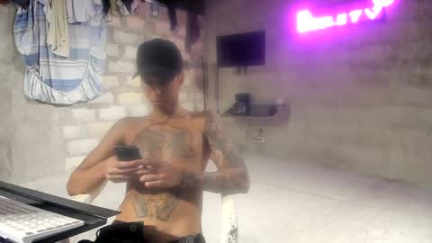 Snapshot of elchicletv chatting on 01/10/25, 07:04 El CHICLE TV - SHOW online show from 01/10/25, 07:04