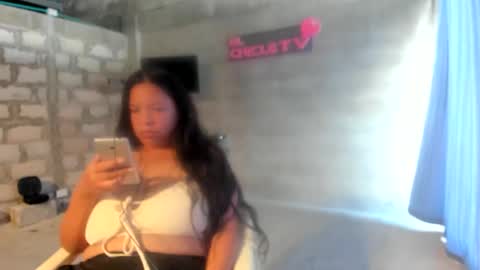 Snapshot of elchicletv chatting on 01/17/25, 04:26 El CHICLE TV - SHOW online show from 01/17/25, 04:26