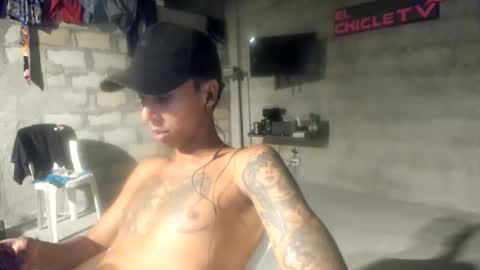 Snapshot of elchicletv chatting on 02/12/25, 07:02 El CHICLE TV - SHOW online show from 02/12/25, 07:02