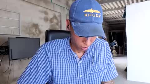 Snapshot of elchicletv chatting on 09/24/25, 06:11 El CHICLE TV - SHOW online show from 09/24/25, 06:11