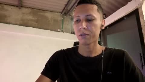 Snapshot of elchicletv chatting on 10/14/25, 06:14 El CHICLE TV - SHOW online show from 10/14/25, 06:14