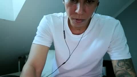 Snapshot of elchicletv chatting on 06/08/26, 07:03 El CHICLE TV - SHOW online show from 06/08/26, 07:03
