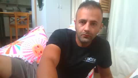 Snapshot of elcondorxo509107 chatting on 11/17/25, 02:17 daniel18cmx online show from 11/17/25, 02:17