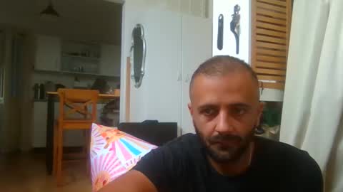 Snapshot of elcondorxo509107 chatting on 12/15/25, 01:54 daniel18cmx online show from 12/15/25, 01:54