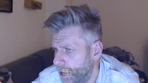 Snapshot of elculiador2207 chatting on 12/01/24, 05:24 Timm online show from 12/01/24, 05:24