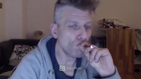 Snapshot of elculiador2207 chatting on 12/02/24, 07:27 Timm online show from 12/02/24, 07:27