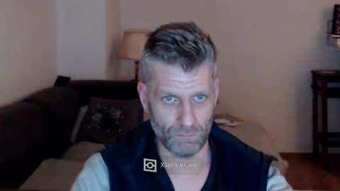 Snapshot of elculiador2207 chatting on 02/06/25, 09:28 Timm online show from 02/06/25, 09:28